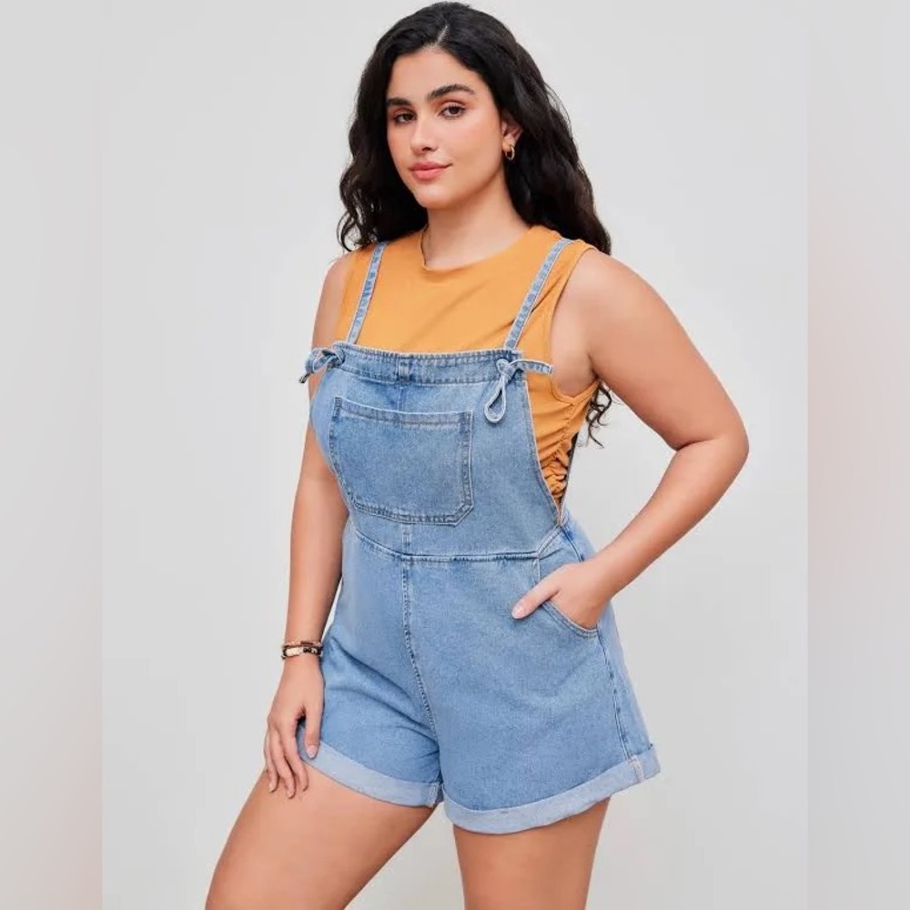 NWOT Cider Denim Pocket Ultra Short Romper Curve & Plus